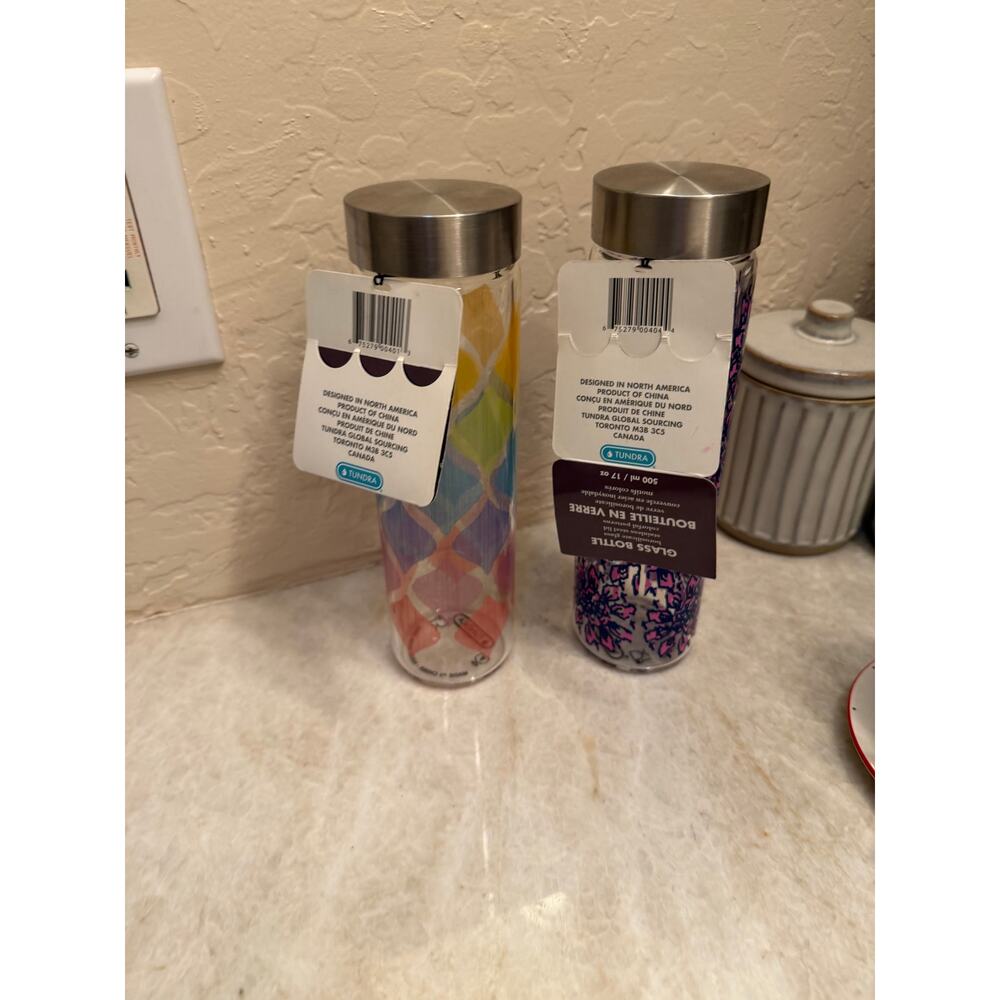 Tundra glass water bottles  NEW  17oz